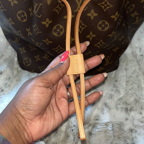 Limited time only PRICE DROP Authentic LV MM Noè comes with Dust bag and COA - Picture 2 of 15